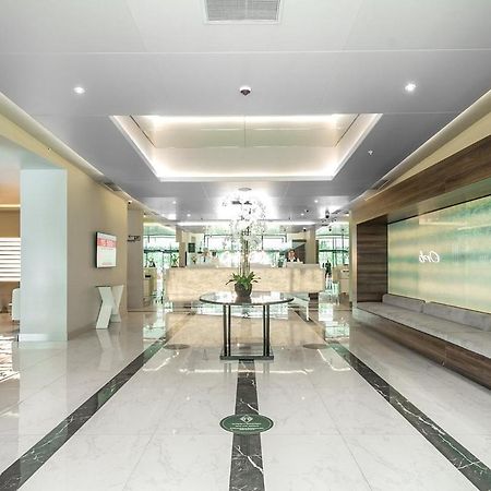 Luxury Aparthotel In Orbi City Sea View Batumi Bagian luar foto