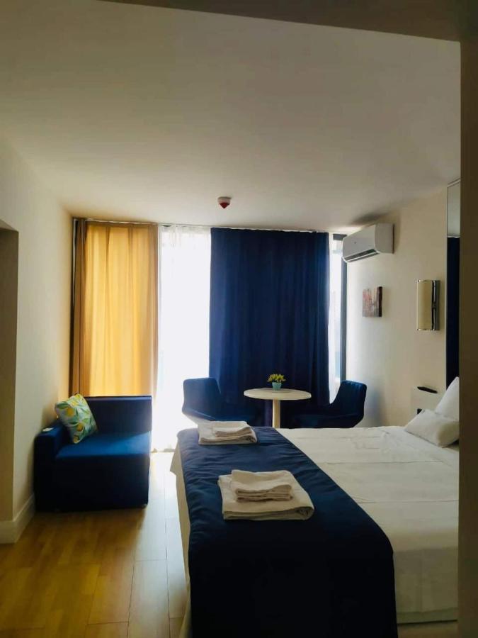 Luxury Aparthotel In Orbi City Sea View Batumi Bagian luar foto